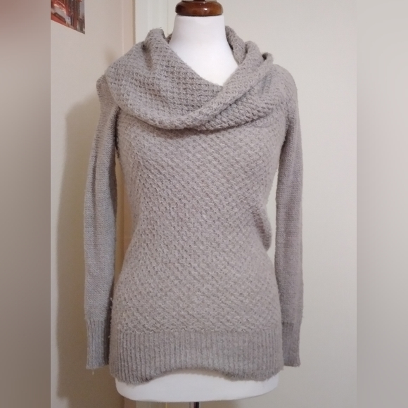 SALE $ American Eagle Outfitters Cowlneck Sweater XS - Picture 4 of 8